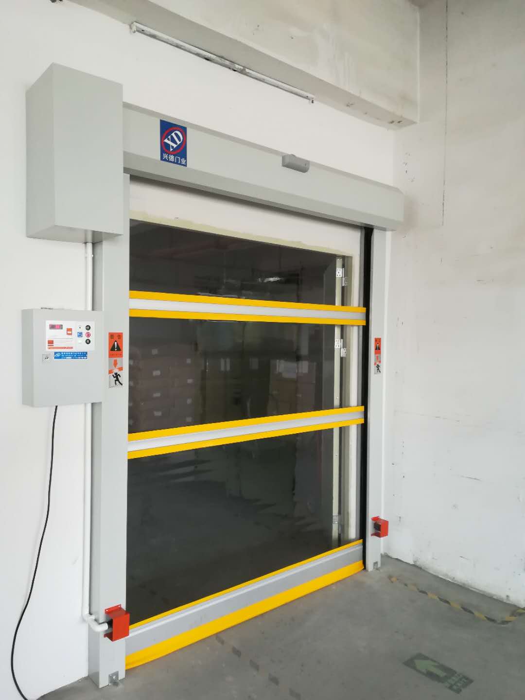 佛山高速卷簾門溫度過高的原因是什么？該如何呢？